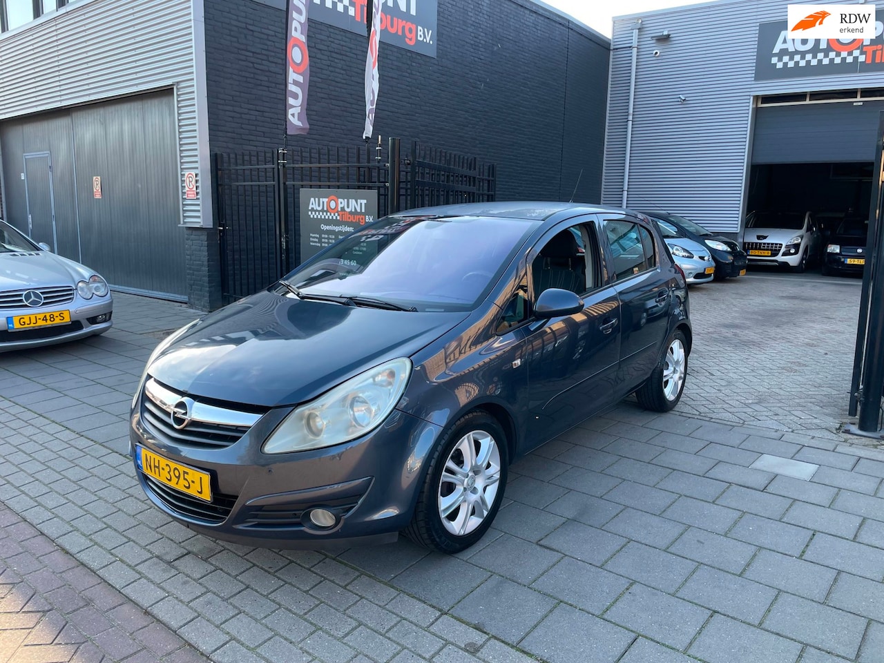 Opel Corsa - 1.2-16V Essentia Airco PDC NAP APK - AutoWereld.nl