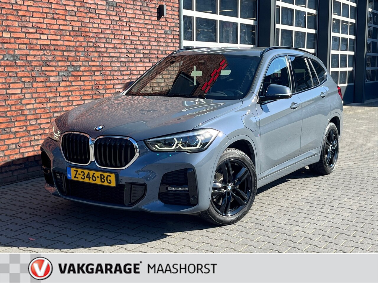 BMW X1 - XDrive25e High Executive M-Pakket Automaat/ParkeerSensoren/LED/DAB/Navi/Clima/Airco/Cruise - AutoWereld.nl