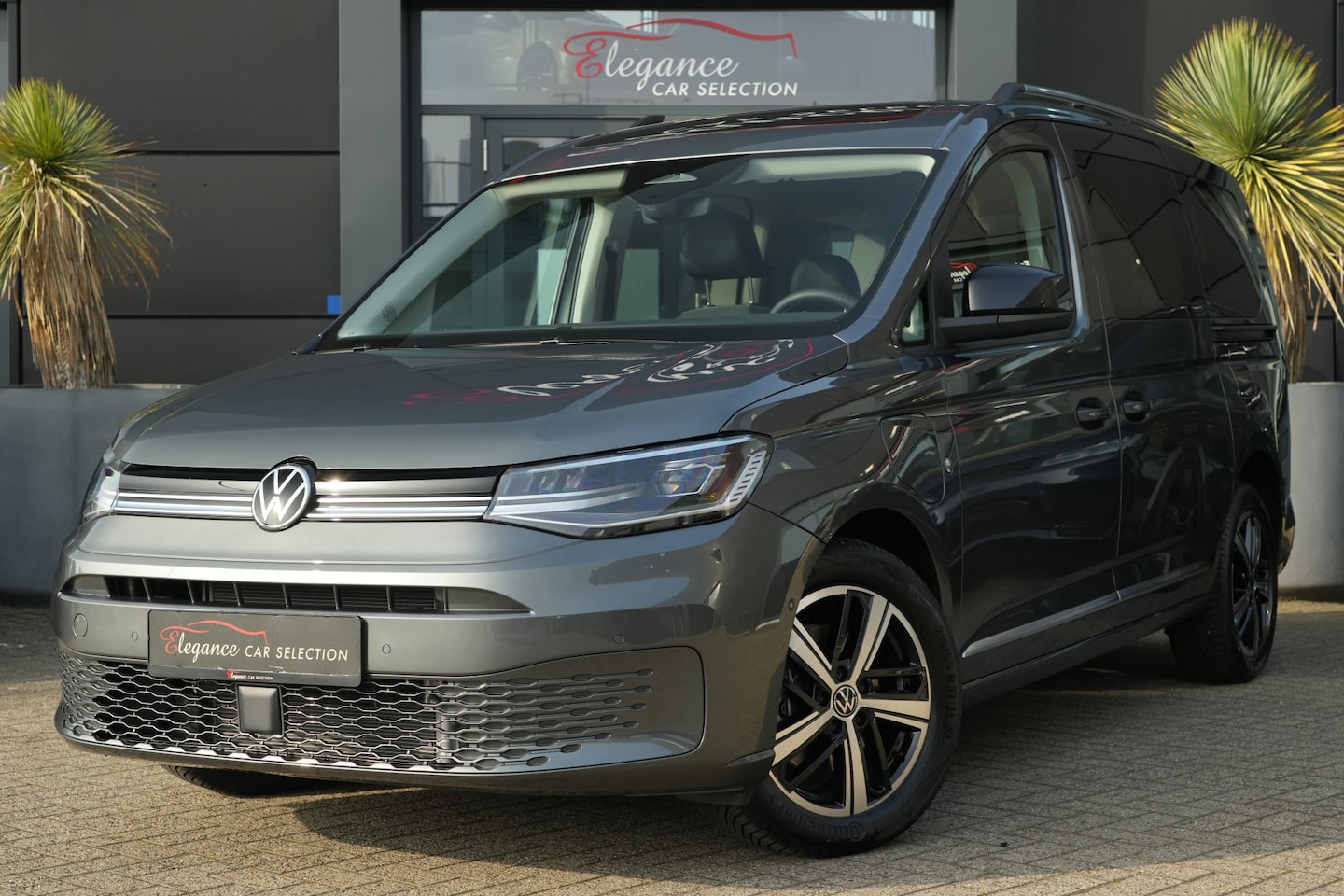 Volkswagen Caddy Maxi - 1.5 TSI eHybrid Style 150pk Panoramadak/Stoelverwarming/Trekhaak - AutoWereld.nl