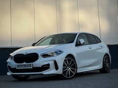 BMW 1-serie - 118i M-SPORT. CarPlay Sfeer 19” Camera Leder