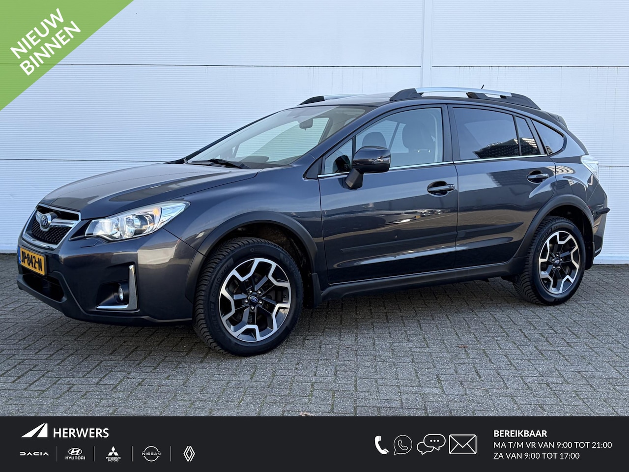 Subaru XV - 2.0i Premium AWD / Trekhaak ( 1200 kg ) / Cruise control / Lichtmetalen velgen 17" / Navig - AutoWereld.nl