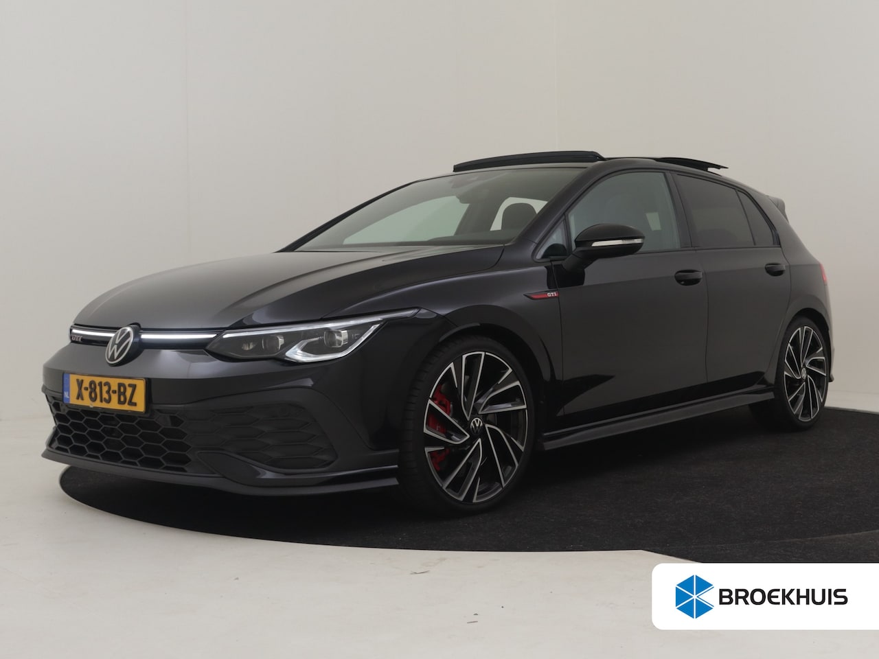 Volkswagen Golf - 2.0 TSI GTI 300PK DSG/AUTO | Achteruitrijcamera | Cruise control adaptief | Stoelen stuurv - AutoWereld.nl