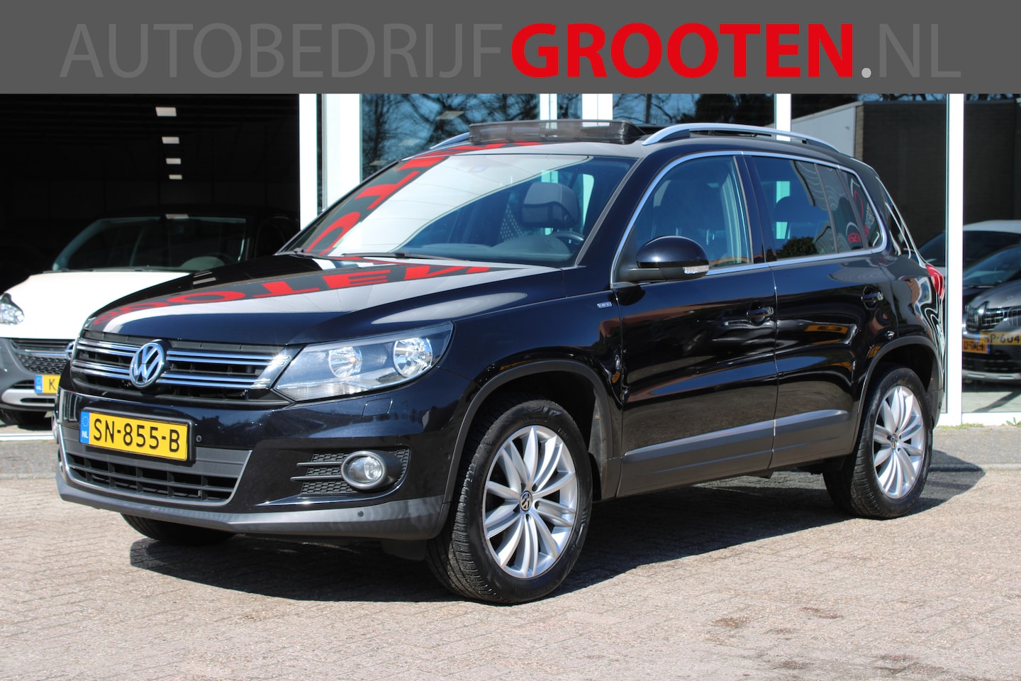 Volkswagen Tiguan - 1.4 TSI Life//Panorama//Camera//Navi//160pk!! - AutoWereld.nl