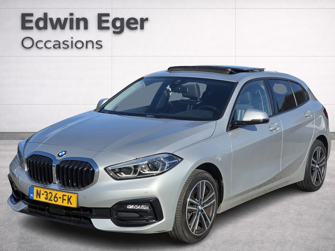 BMW 1-serie - 118i Business Edition | Sportline | Panoramadak | M sport stuur | Sportstoelen - AutoWereld.nl
