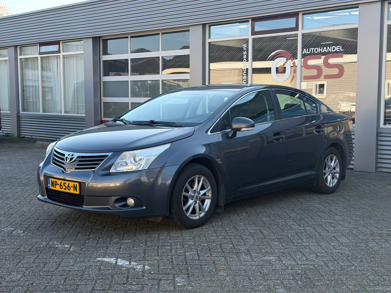 Toyota Avensis - 1.8 VVTi Business AUTOMAAT LEER TREKHAAK AIRCO CRUISE - AutoWereld.nl