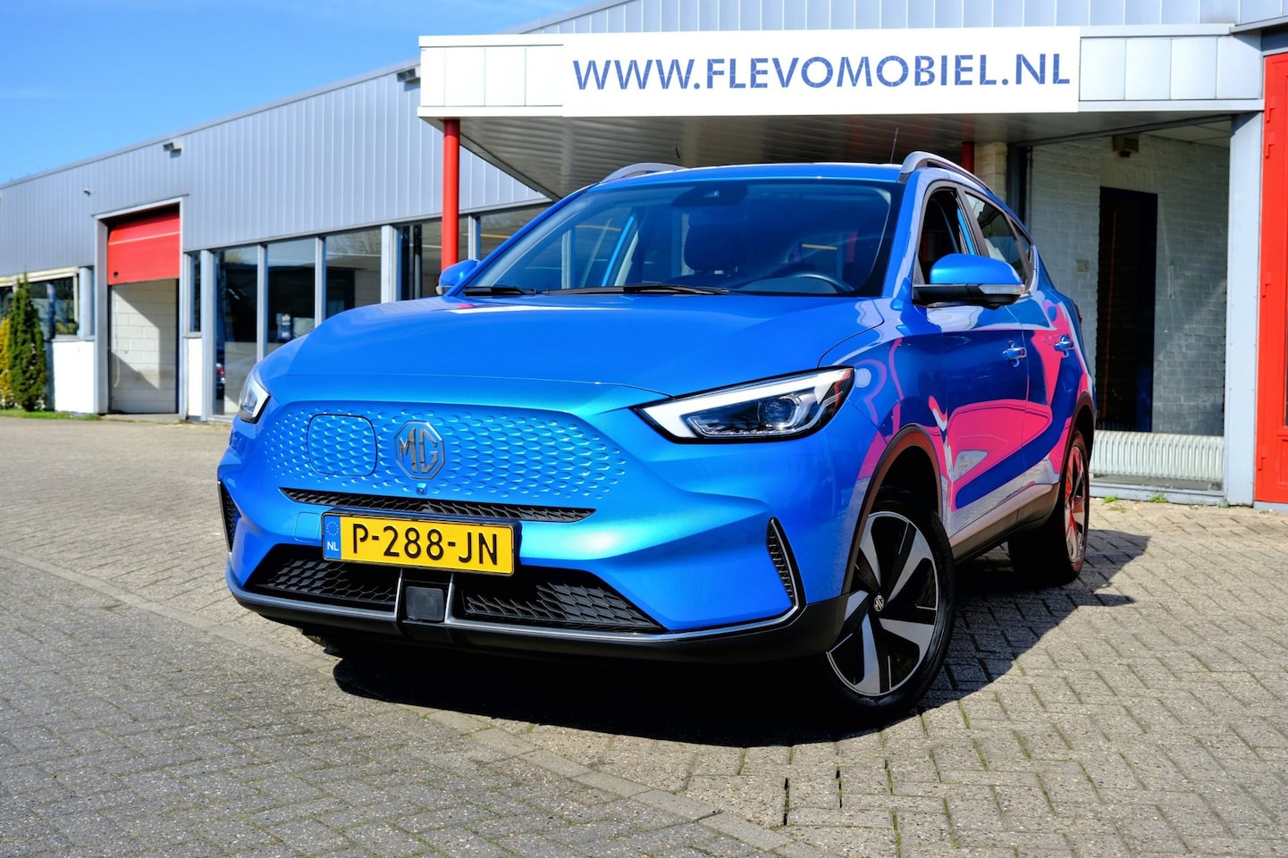 MG ZS - EV Standard Range Luxury 50 kWh Aut. Pano|1e Eig|Leder|LMV|360Cam|CarPlay - AutoWereld.nl