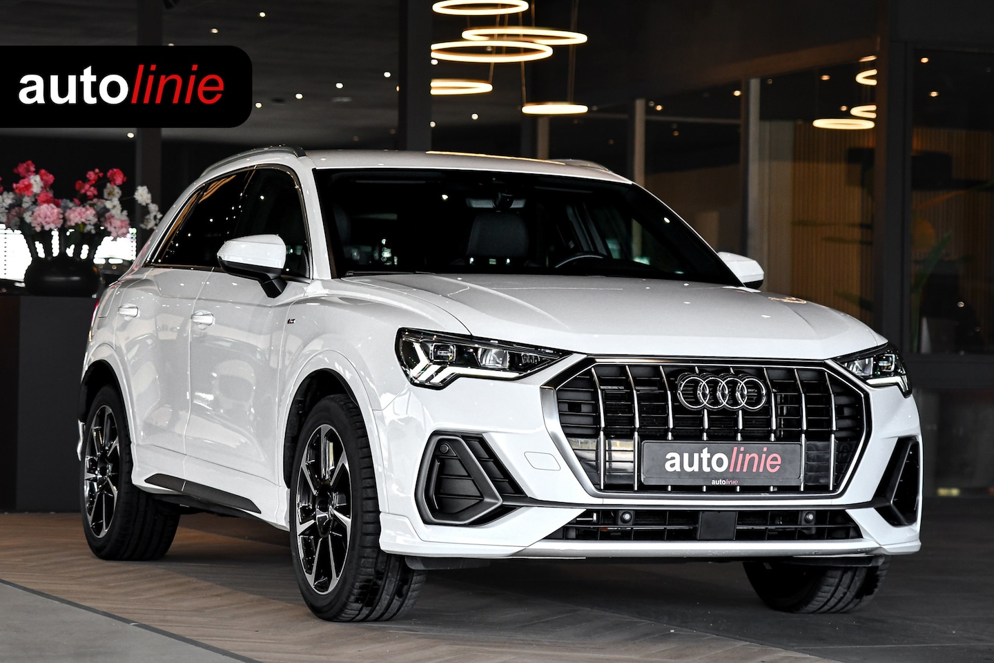 Audi Q3 - 35 TFSI 3x S-line. ACC, Camera, Matrix, Dodehoek, Stoelverw! - AutoWereld.nl