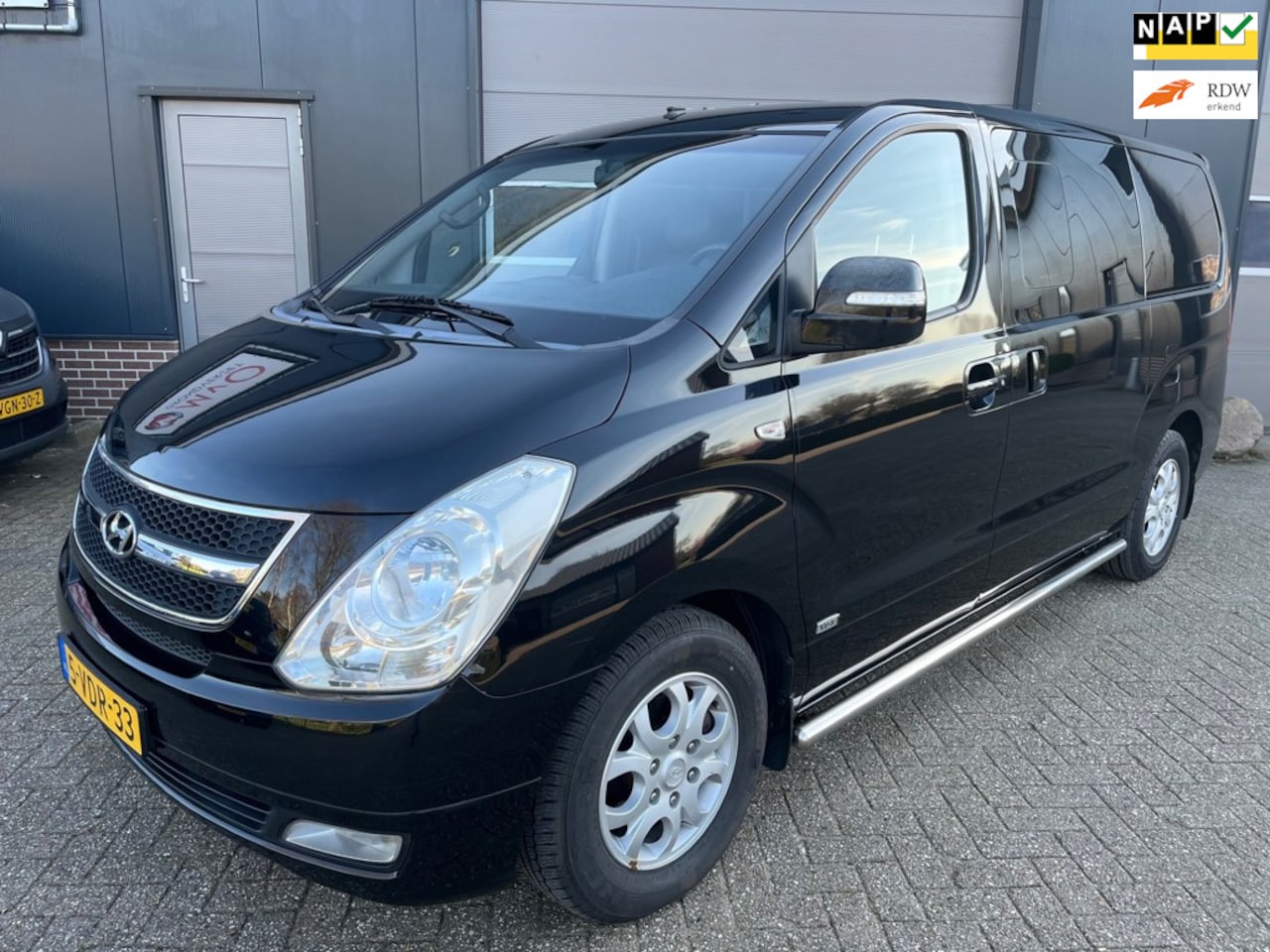 Hyundai H 300 - 2.5 CRDi Dynamic DC-Automaat-Navigatie-Clima-Uniek! - AutoWereld.nl