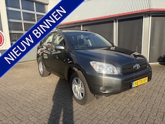 Toyota RAV4 - 2.0 VVTi Linea Terra