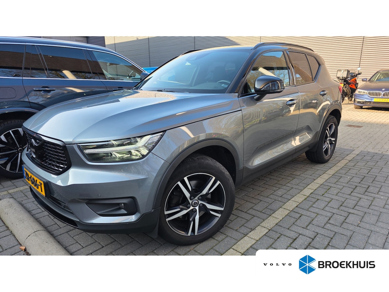 Volvo XC40 - 2.0 T4 R-Design | Panoramadak | Keyless Entry / start | BLIS | Adaptive Cruiscontrol | PDC - AutoWereld.nl