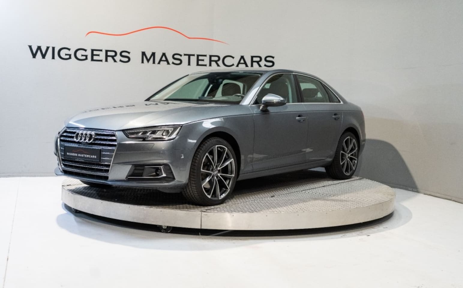 Audi A4 - 2.0 TFSI 190 PK Automaat, Head-up, 360 Camera, Ad.Cruise, Virtueel dash, Keyless, Nieuwsta - AutoWereld.nl