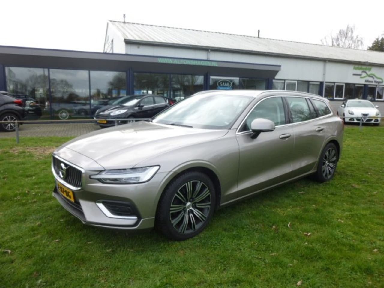 Volvo V60 - 2.0 D3 Inscription 2.0 D3 INSCRIPTION - AutoWereld.nl