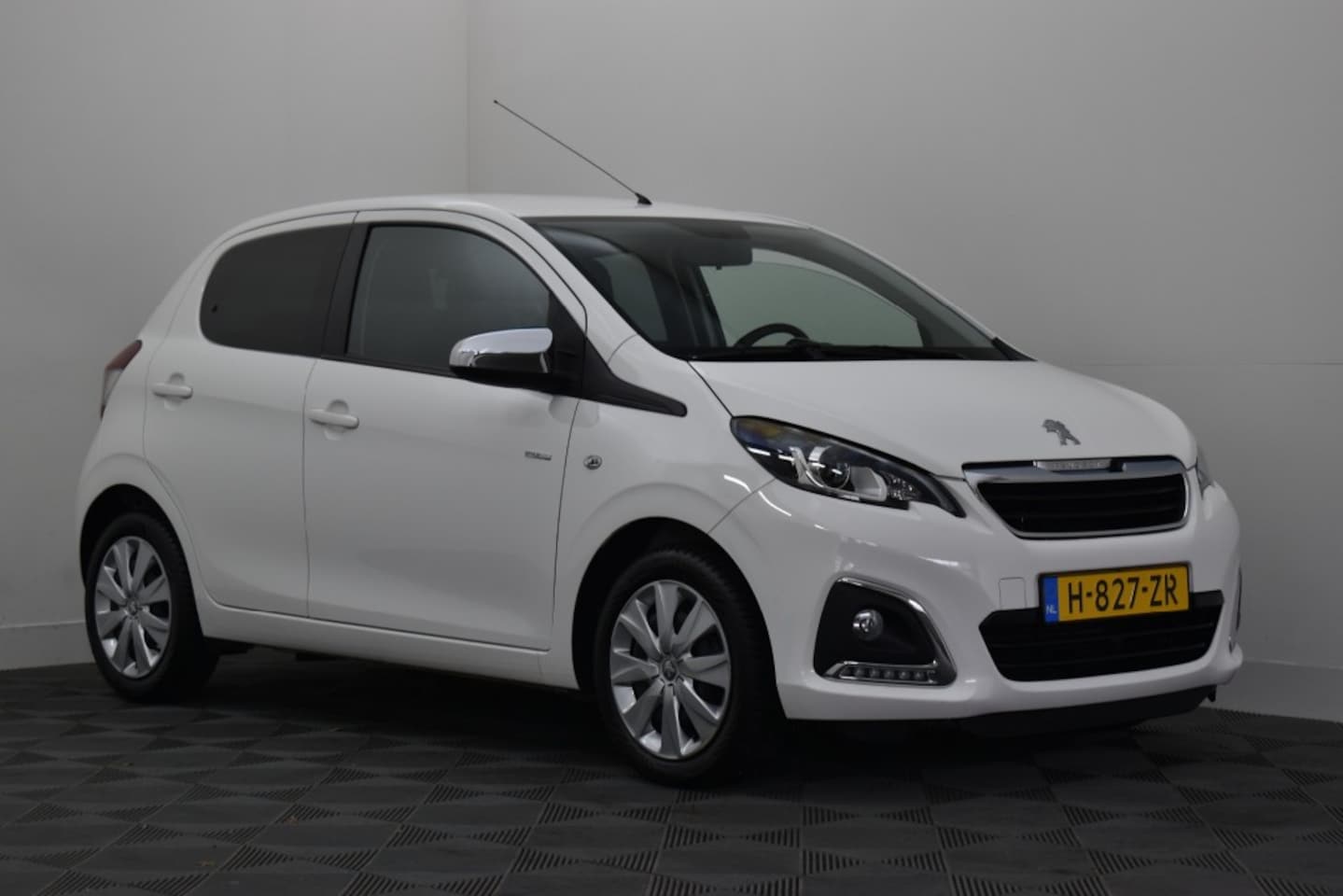Peugeot 108 - 1.0 e-VTi Style 1.0 E-VTI 72PK STYLE - AutoWereld.nl
