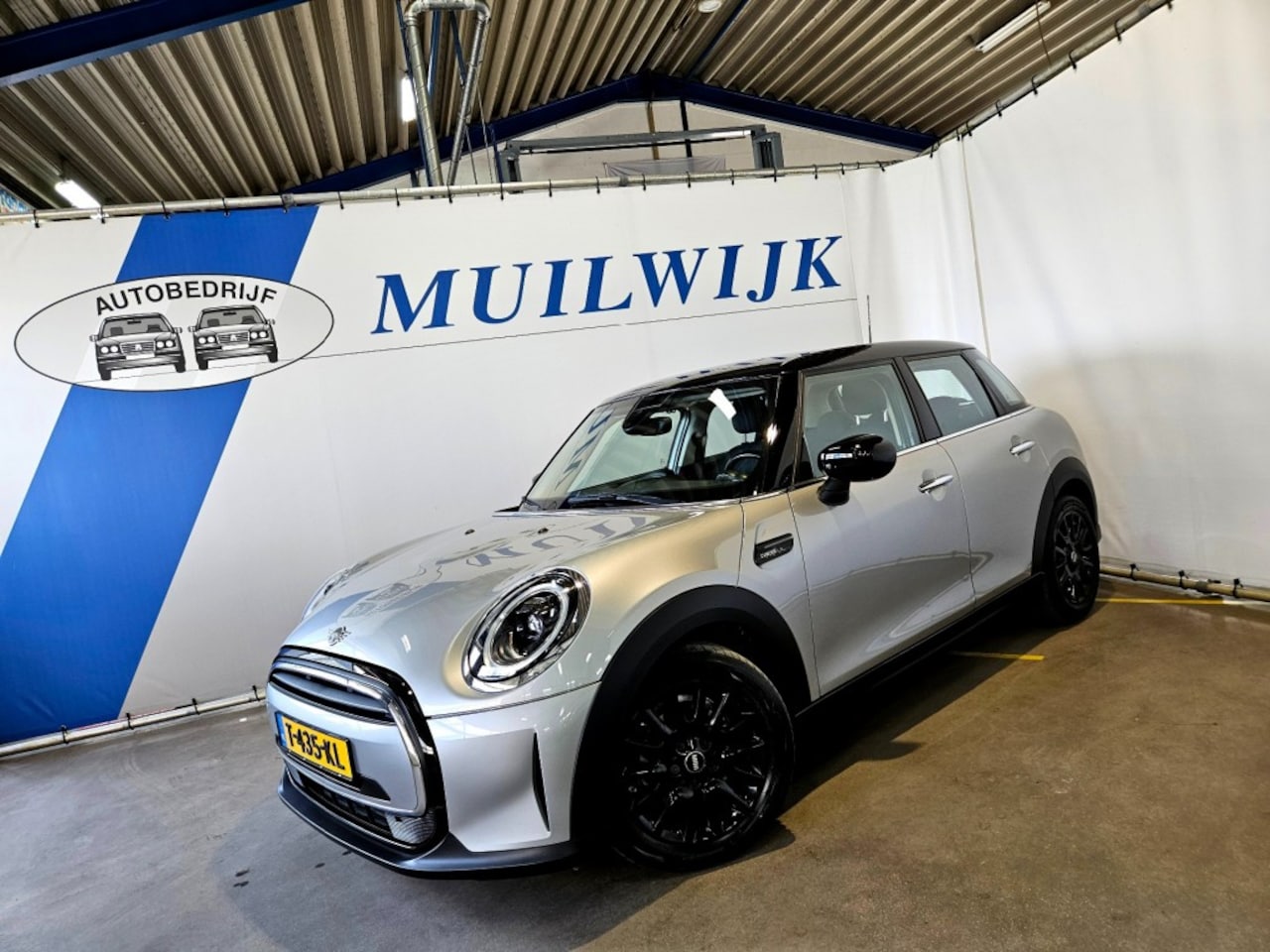 MINI Cooper - Cooper 1.5 Camden Edition / Climate / Cruise / LED / NL Auto - AutoWereld.nl