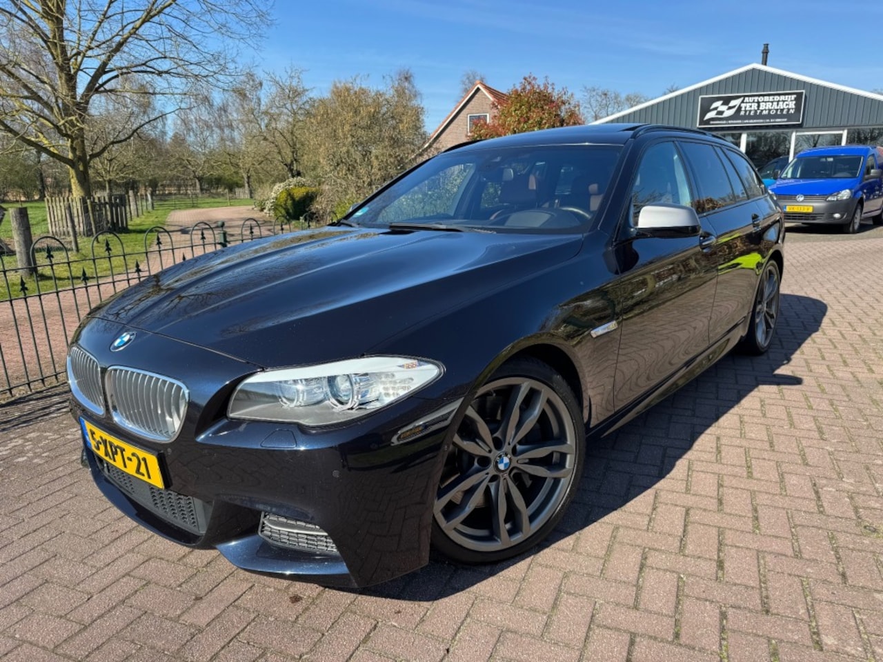 BMW 5-serie - M550XD *Topstaat!!Massage*Softclose*Stand kachel - AutoWereld.nl