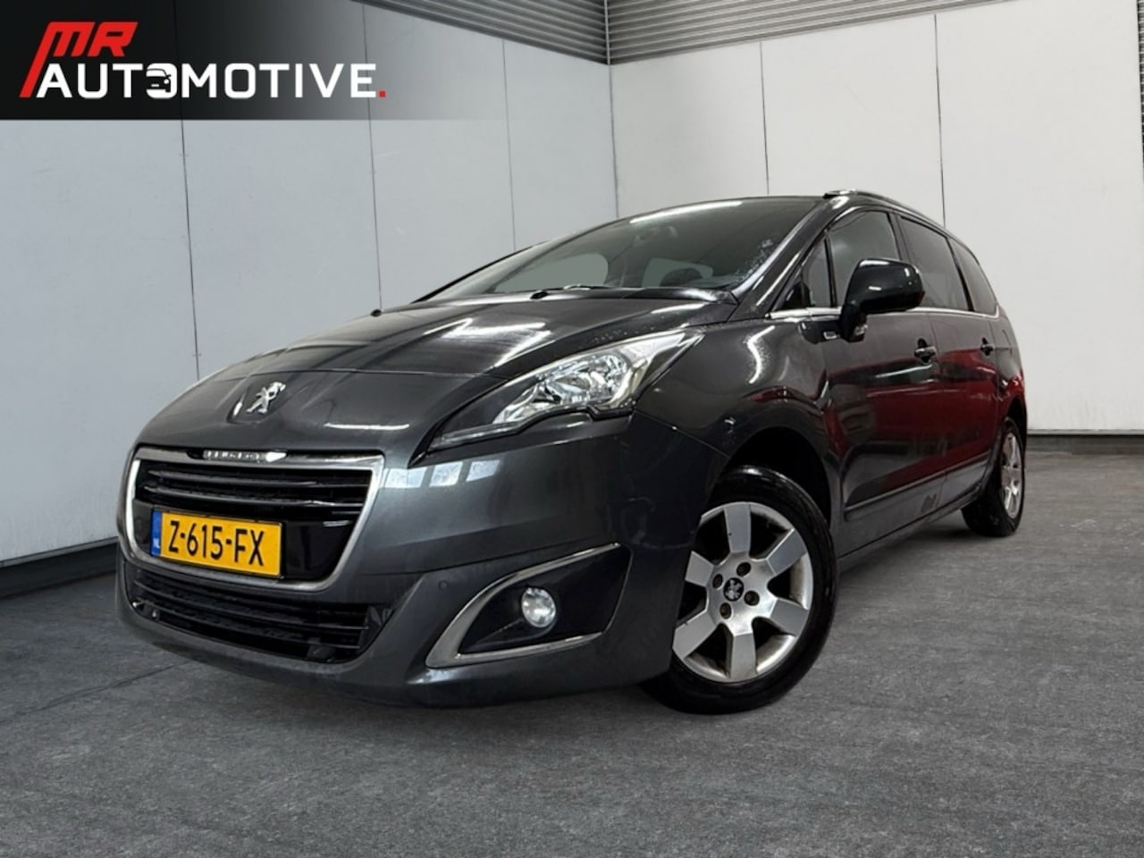 Peugeot 5008 - 1.2 Puretech 7 Persoons - Parkeersensoren, Clima, Cruise - AutoWereld.nl
