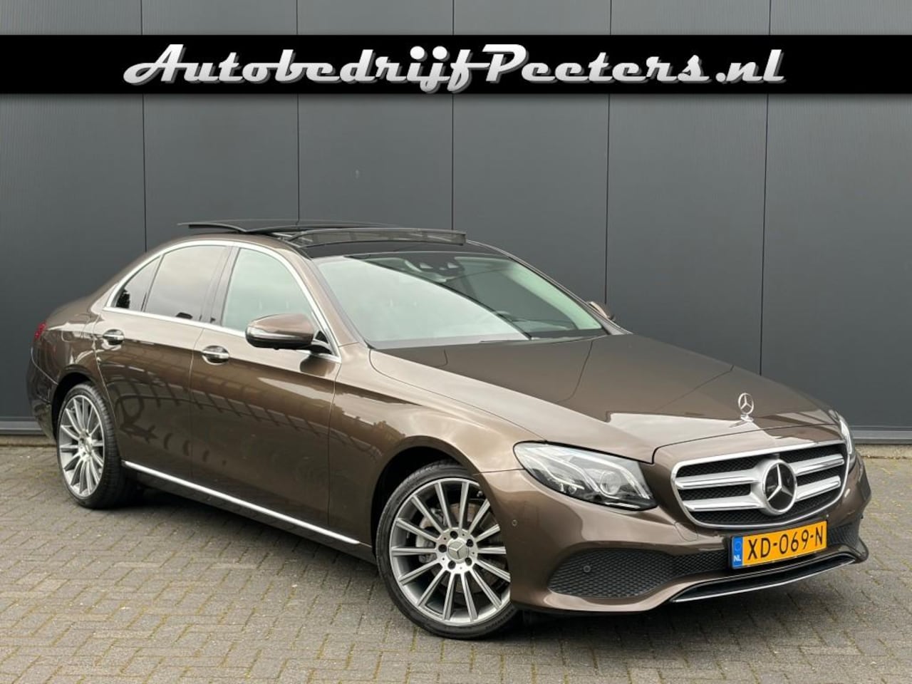 Mercedes-Benz E-klasse - E 200 4M Pano Leder Multibeam Carplay Camera Distronic Sfeerlicht Trekhaak - AutoWereld.nl