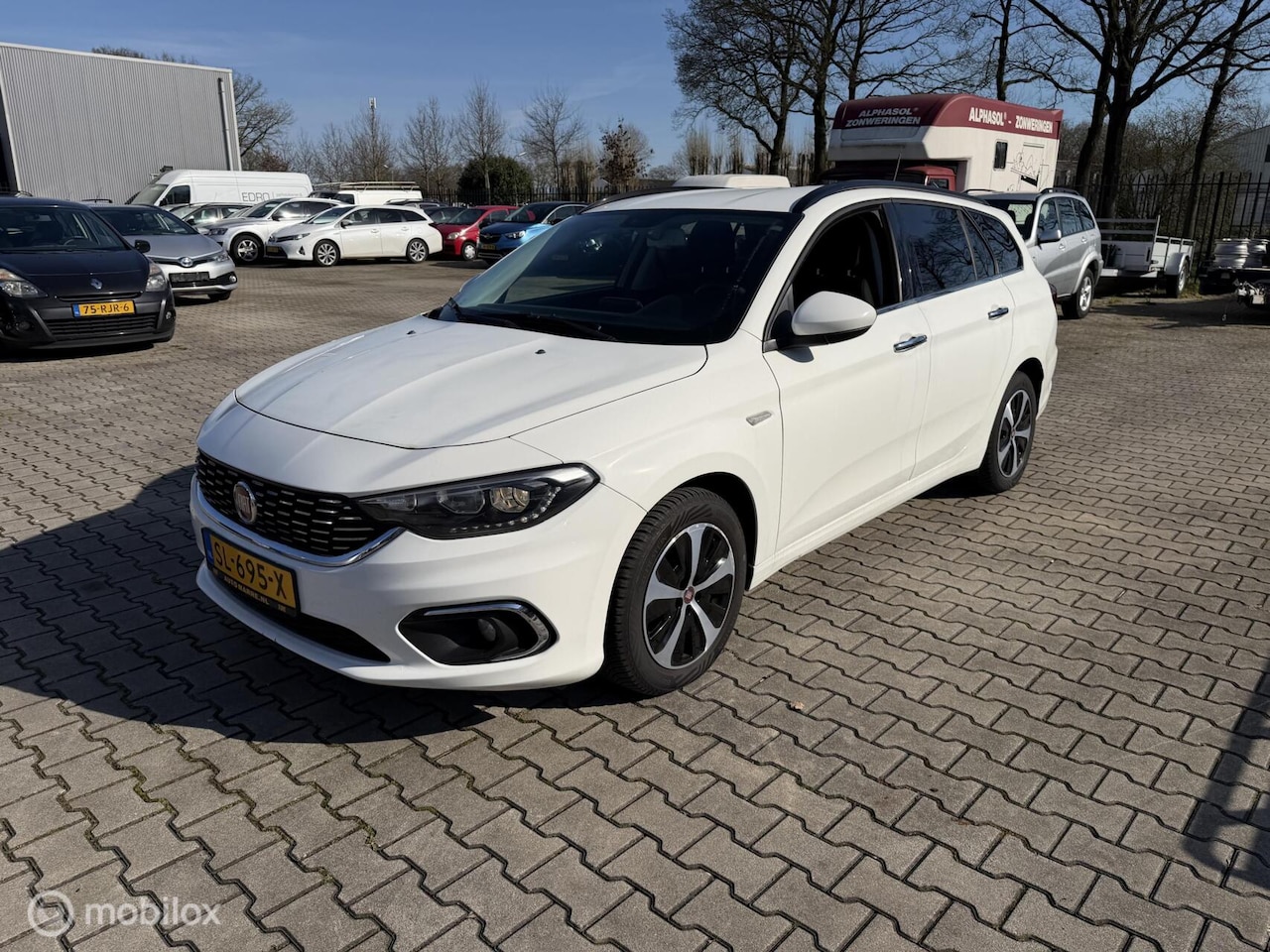 Fiat Tipo - 1.6 MultiJet 16v Business Lusso 1.6 MultiJet 16v Business Lusso nieuwe apk - AutoWereld.nl