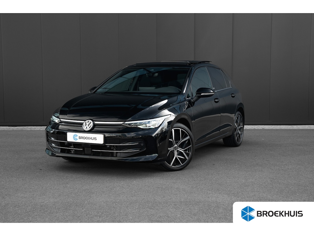 Volkswagen Golf - 1.5 eHybrid 50 Edition | Panoramadak | Trekhaak | IQ.Light | Stoel/Stuurverwarming | - AutoWereld.nl