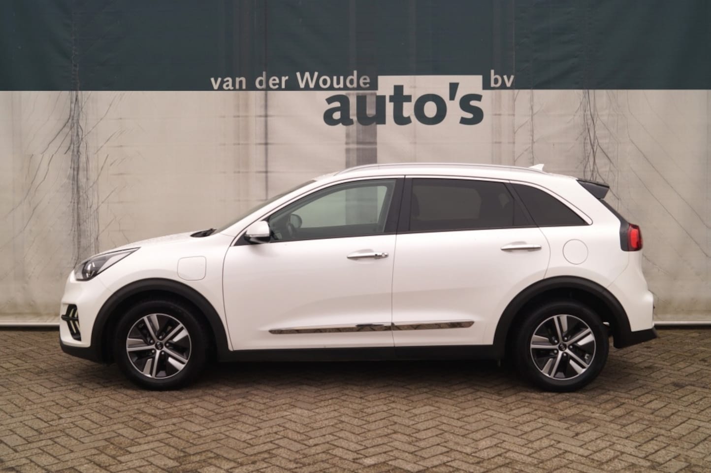 Kia Niro - 1.6 GDi PHEV DynamicLine -NAVI-ECC-PDC-CAM- - AutoWereld.nl