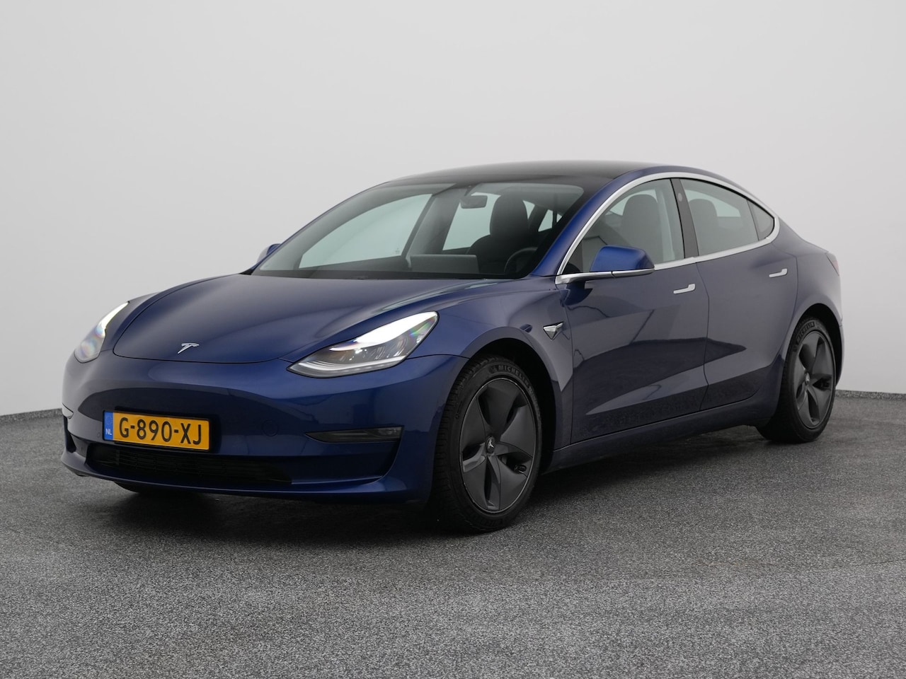 Tesla Model 3 - Long Range RWD Long Range AWD 75 kWh | PANO | CAMERA | AUTOPILOT | STOELVERW. - AutoWereld.nl