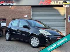 Renault Clio - 1.2 Special Line DISTRIBUTIERIEM/NAVI/2DE EIG