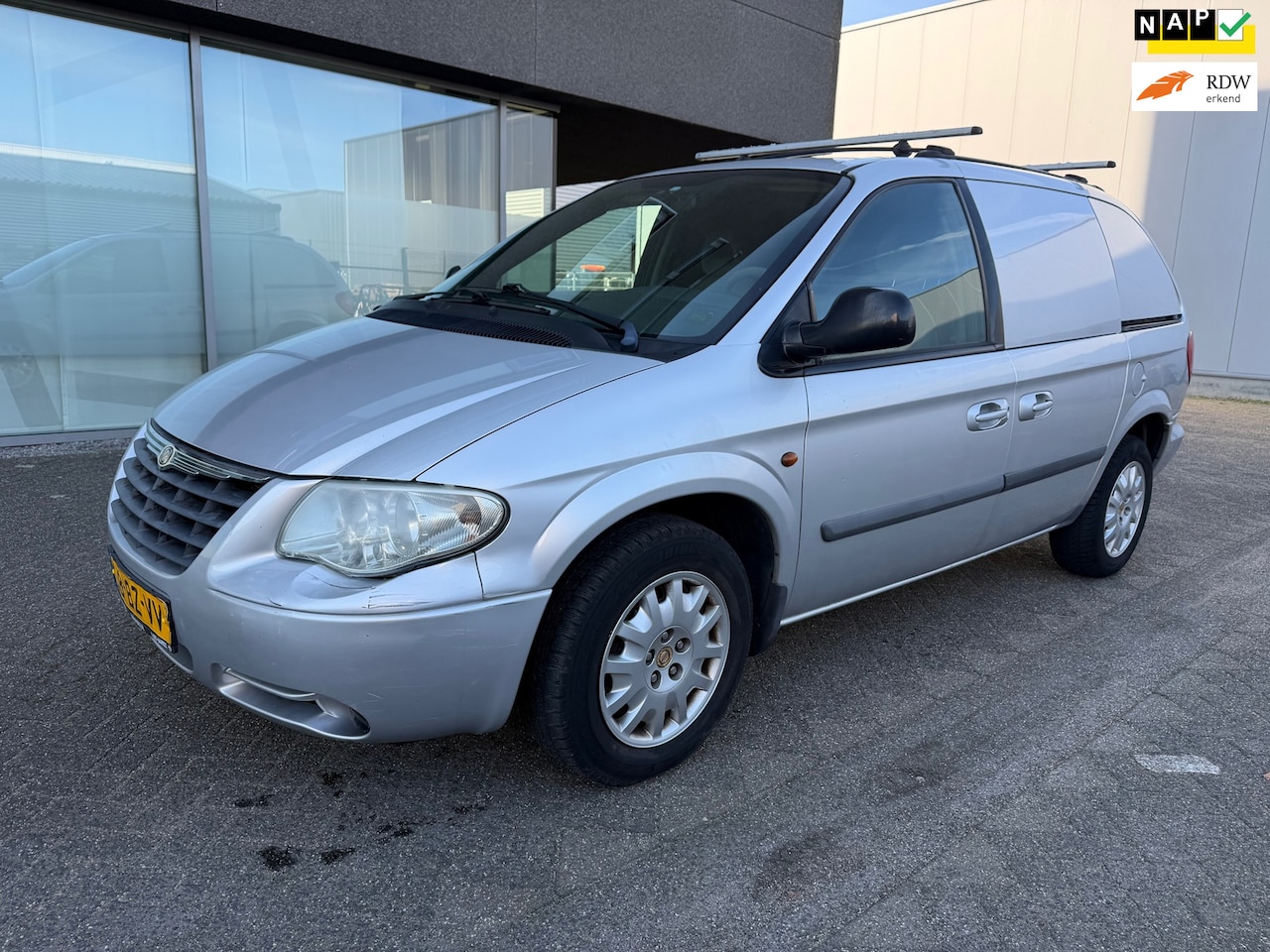 Chrysler Ram Van - 2.5 CRD AIRCO BJ 9-2006 APK 10-2026 - AutoWereld.nl