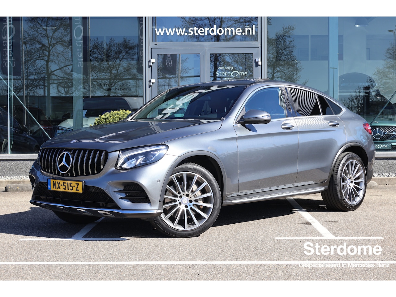 Mercedes-Benz GLC-klasse Coupé - 250 4MATIC Amg Line l Schuif- Kanteldak l LED High Performance l Trekhaak I Bruin Leder l - AutoWereld.nl