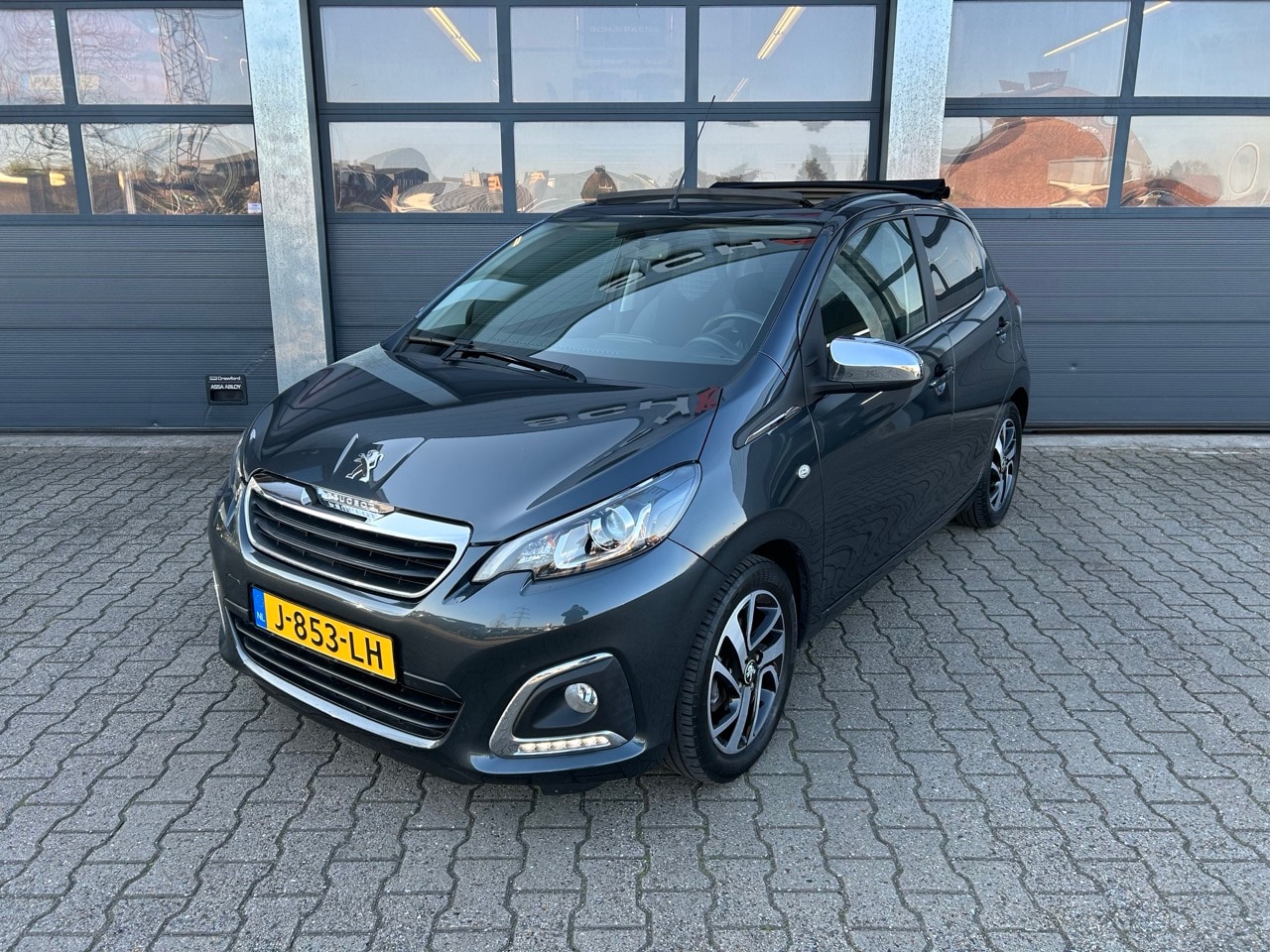 Peugeot 108 - 1.0 e-VTi 72pk 5-drs TOP! Allure - AutoWereld.nl