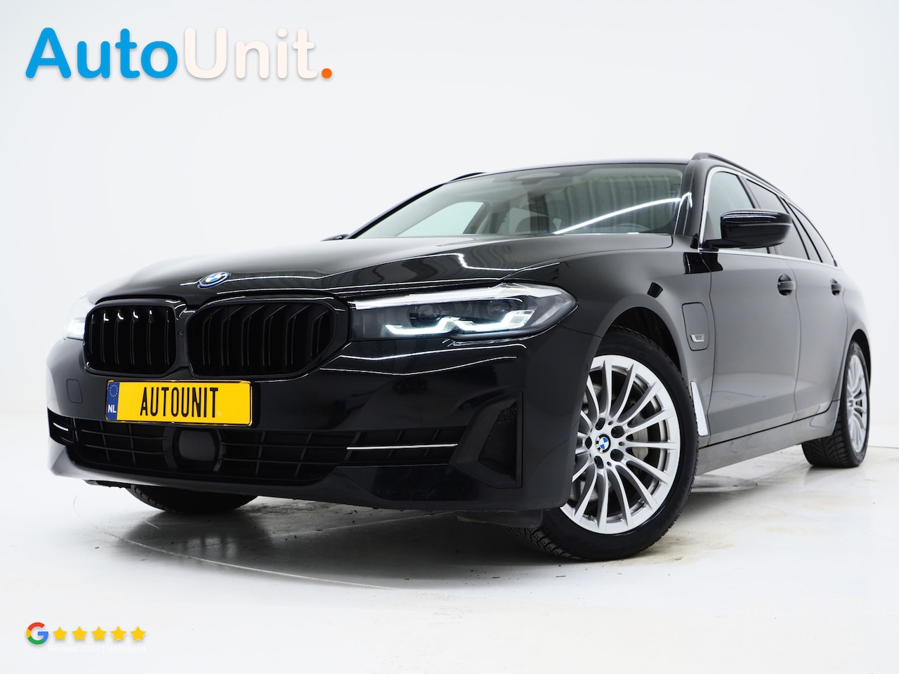 BMW 5-serie Touring - 530e xDrive | Leder | Trekhaak | Camera | Adaptive Cruise | Stoelverwarming | DAB | Carpla - AutoWereld.nl