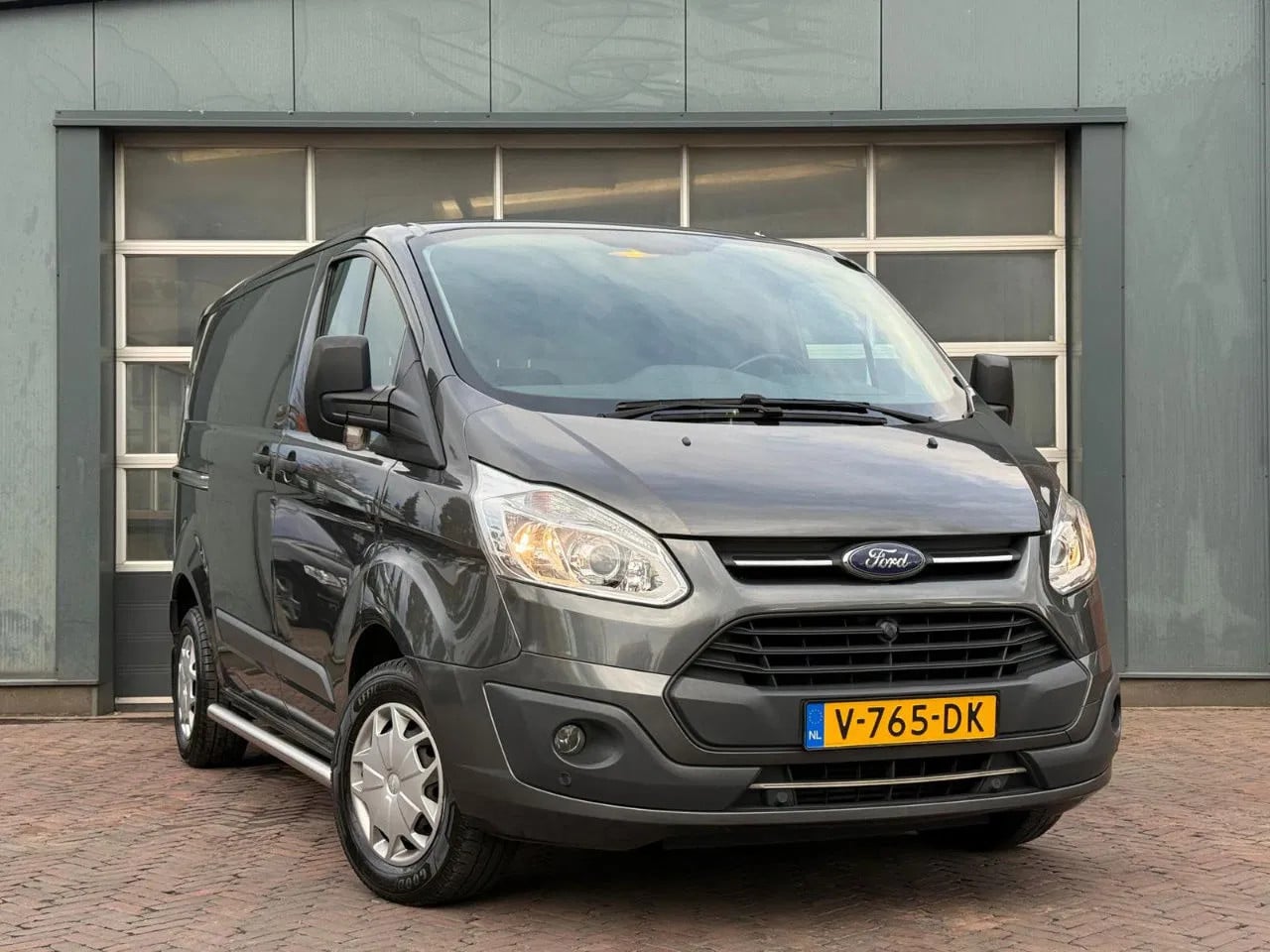 Ford Transit Custom - 2.0 TDCI Trend L1H1 PDC 3 Zits AC Euro 6 Cruise Boekjes Nieuwe APK! - AutoWereld.nl