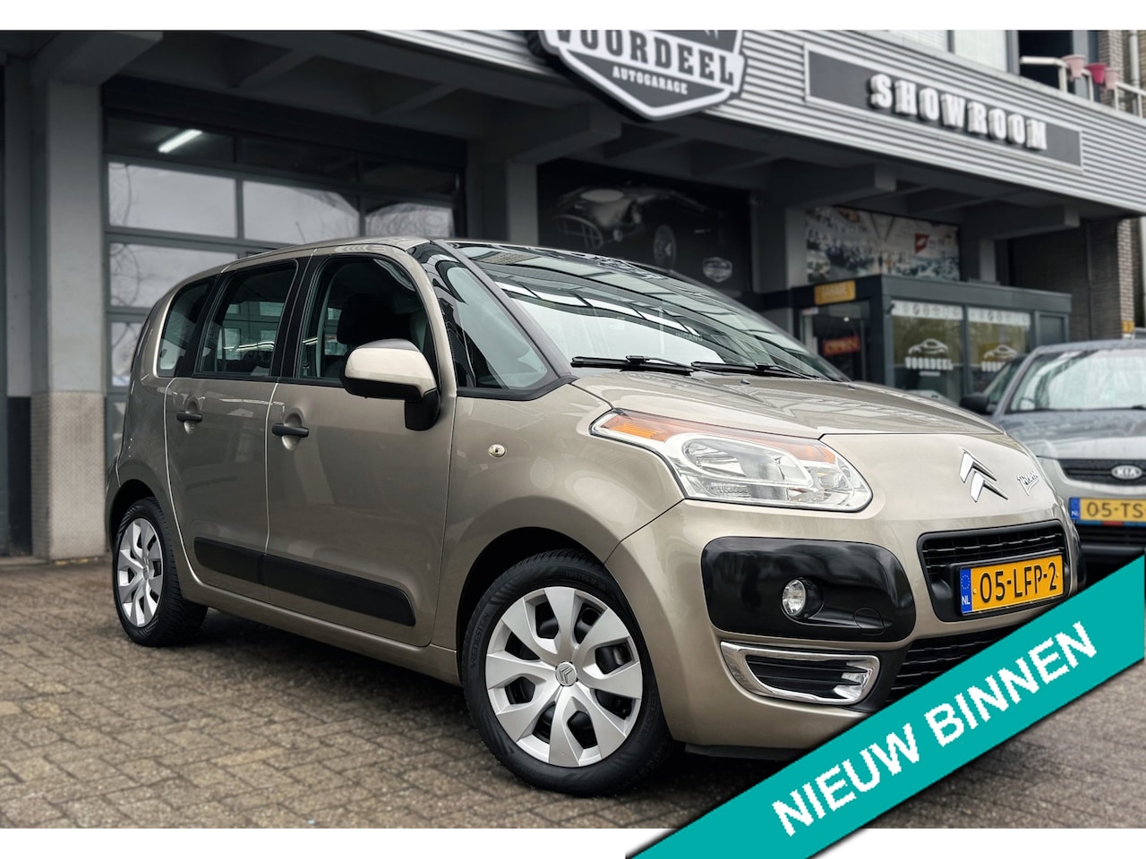 Citroën C3 Picasso - 1.4 VTi Aura | 1E EIGENAAR | AIRCO | CRUISE | TREKHAAK | NAP | APK. - AutoWereld.nl