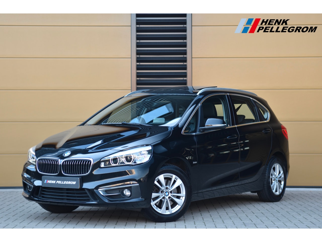 BMW 2-serie Active Tourer - 220i Centennial High Executive * Head-up * LED * Panoramadak * Lichtpakket * Dealeronderho - AutoWereld.nl