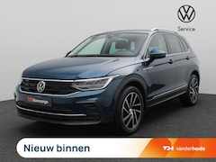 Volkswagen Tiguan - 1.5 TSI Life Business 130PK Trekhaak, 19" LM Velgen, Navi, Achteruitrijcamera, Parkeersens