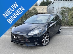 Ford Focus Wagon - 2.0 EcoBoost ST-3 * Navi * Camera * Dealerond. * Nette staat