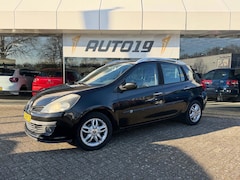 Renault Clio Estate - 1.6-16V Corporate Sport