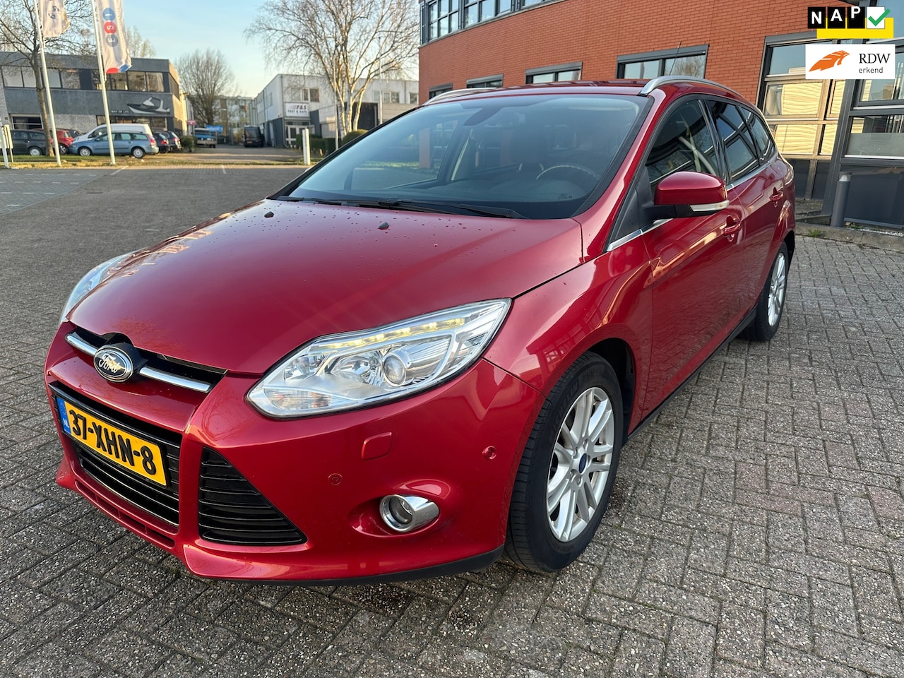 Ford Focus Wagon - 1.6 EcoBoost Lease Titanium 1.6 EcoBoost Lease Titanium - AutoWereld.nl