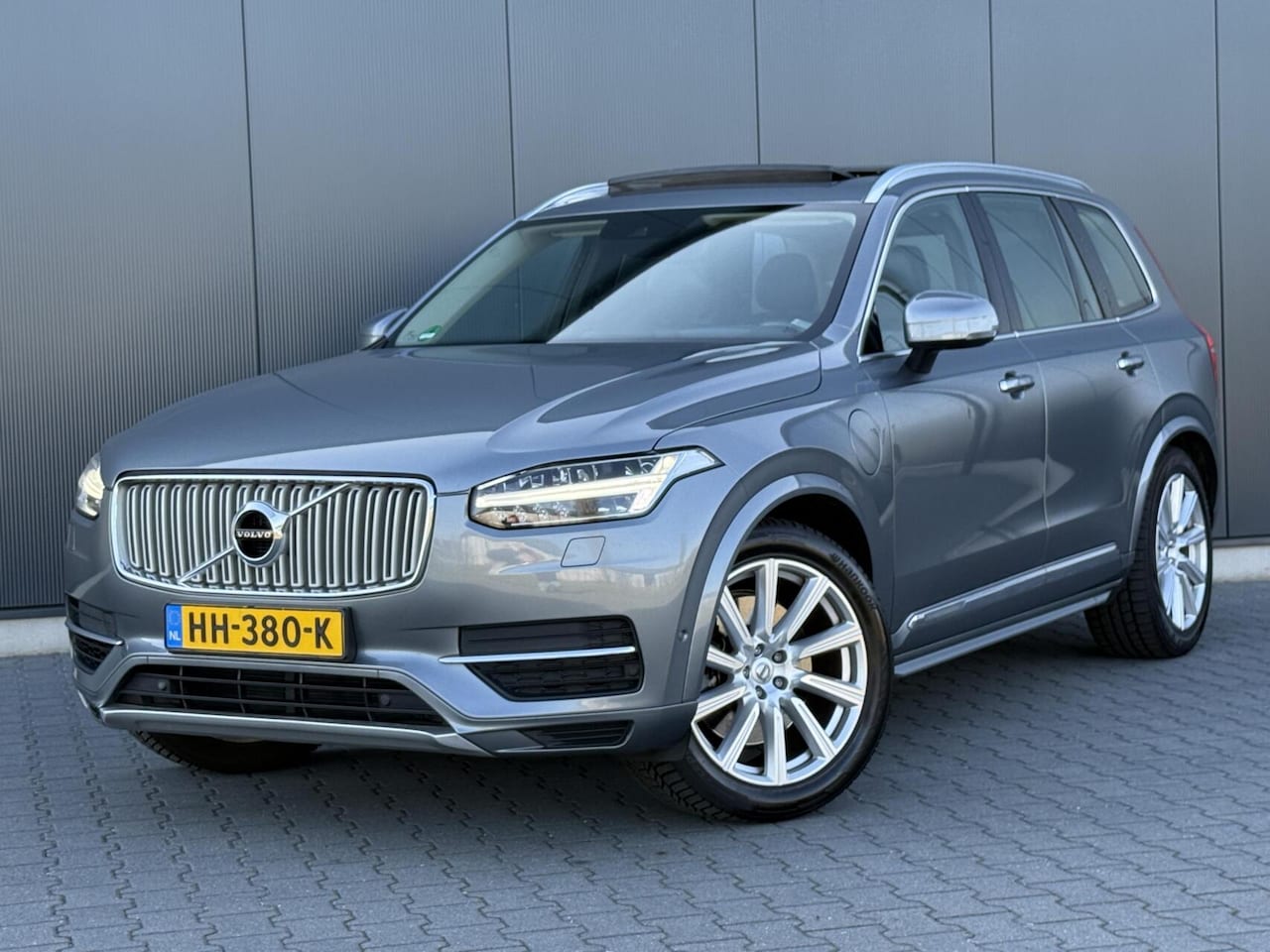 Volvo XC90 - 2.0 T8 AWD Inscription 7-Persoons - Pano - Bowers & Wilkins - AutoWereld.nl