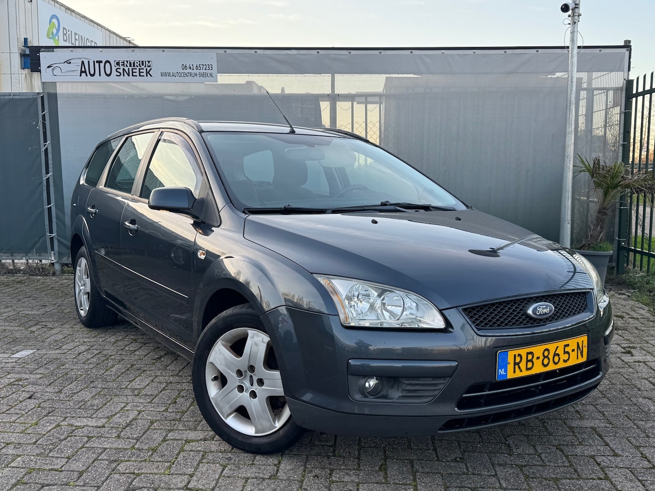 Ford Focus Wagon - 1.6-16V Ambiente - Airco - Cruise - APK 03-27 - AutoWereld.nl