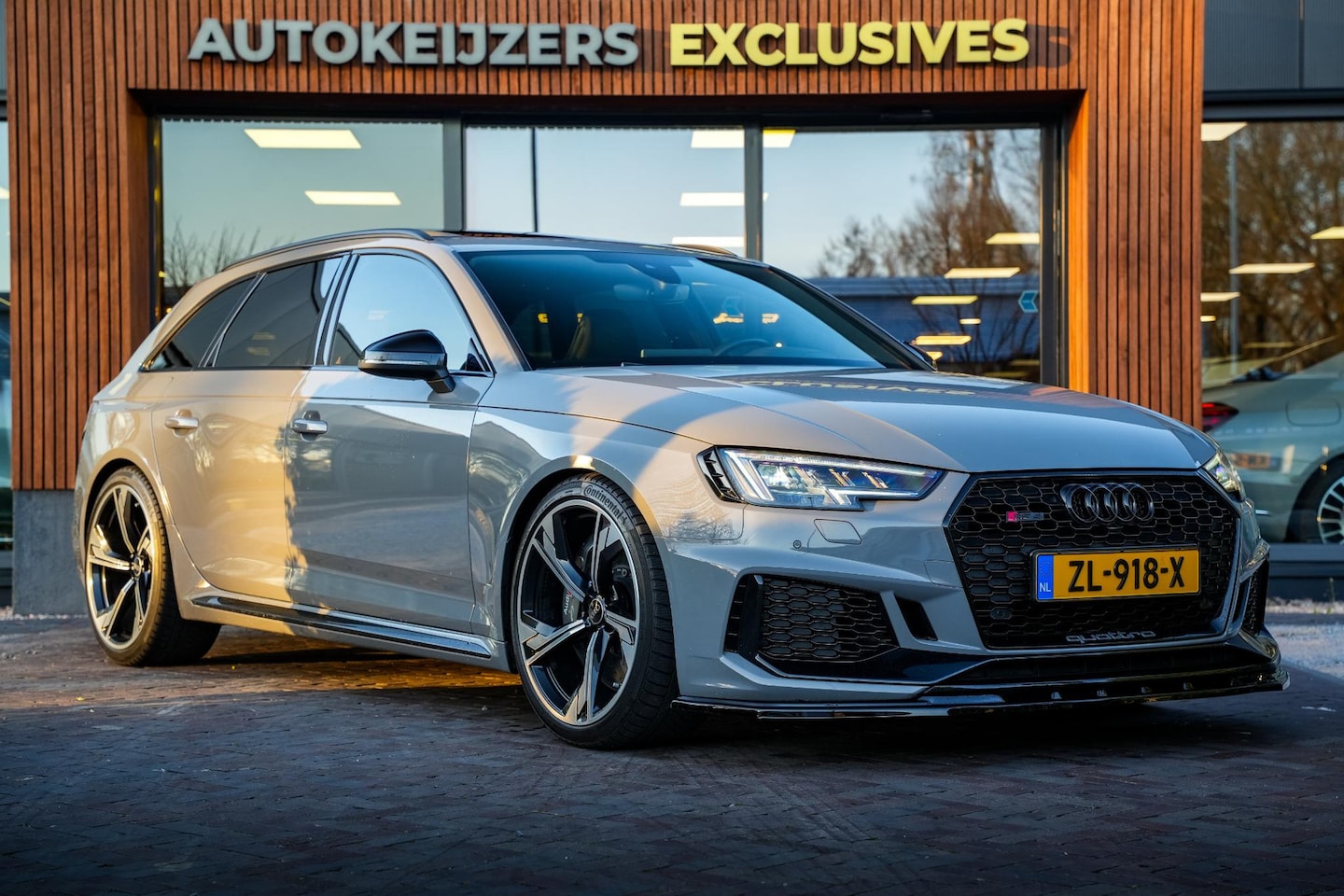 Audi A4 Avant - 2.9 TFSI RS 4 quattro Panoramadak B&O Keramisch Leer ACC Camera - AutoWereld.nl