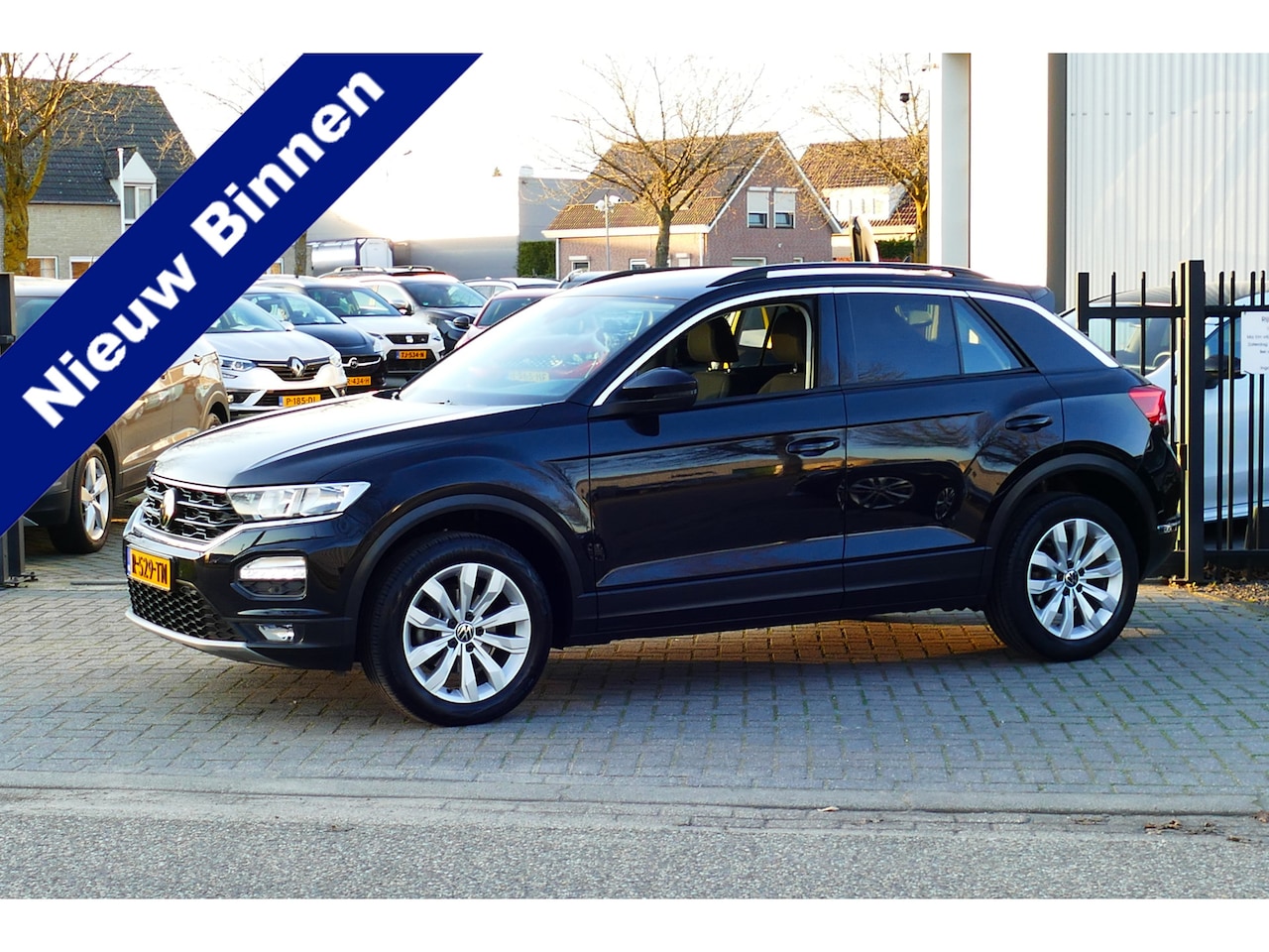 Volkswagen T-Roc - 1.5 150pk TSI Sport Bj21. Adap Cruise, Carplay/Android Navi, Clima, PDC V+A, 17"LMV Haak 1 - AutoWereld.nl