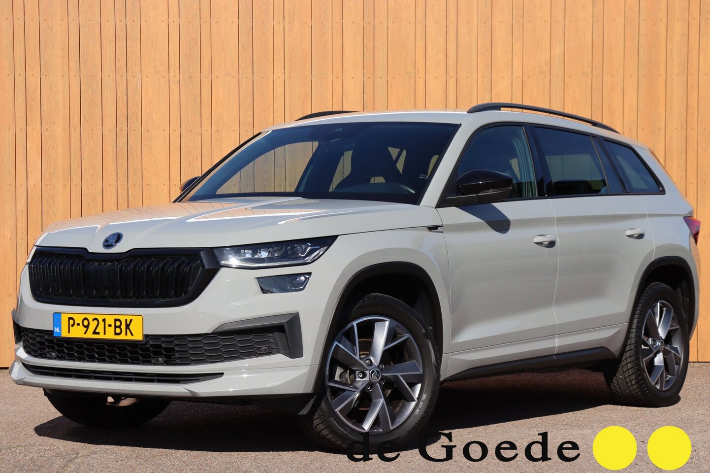 Skoda Kodiaq - 1.5 TSI Sportline Business org.NL trekhaak el.klep camera stoelverw. - AutoWereld.nl