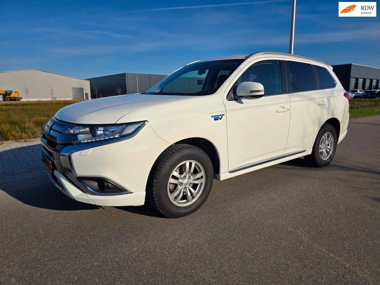 Mitsubishi Outlander - 2.4 PHEV 224PK ,Navi,Clima,Cruise,Camera,Isofix,StoelVerwarming,ElektrRamen+Spiegels, - AutoWereld.nl