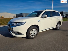Mitsubishi Outlander - 2.4 PHEV 224PK , Navi, Clima, Cruise, Camera, Isofix, StoelVerwarming, ElektrRamen+Spiegel