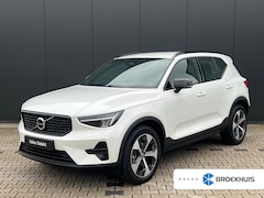Volvo XC40 - 2.0 B4 Plus Dark | Trekhaak | Stoel en stuurwielverwarming | 2000kg Trekgewicht | Adaptiev