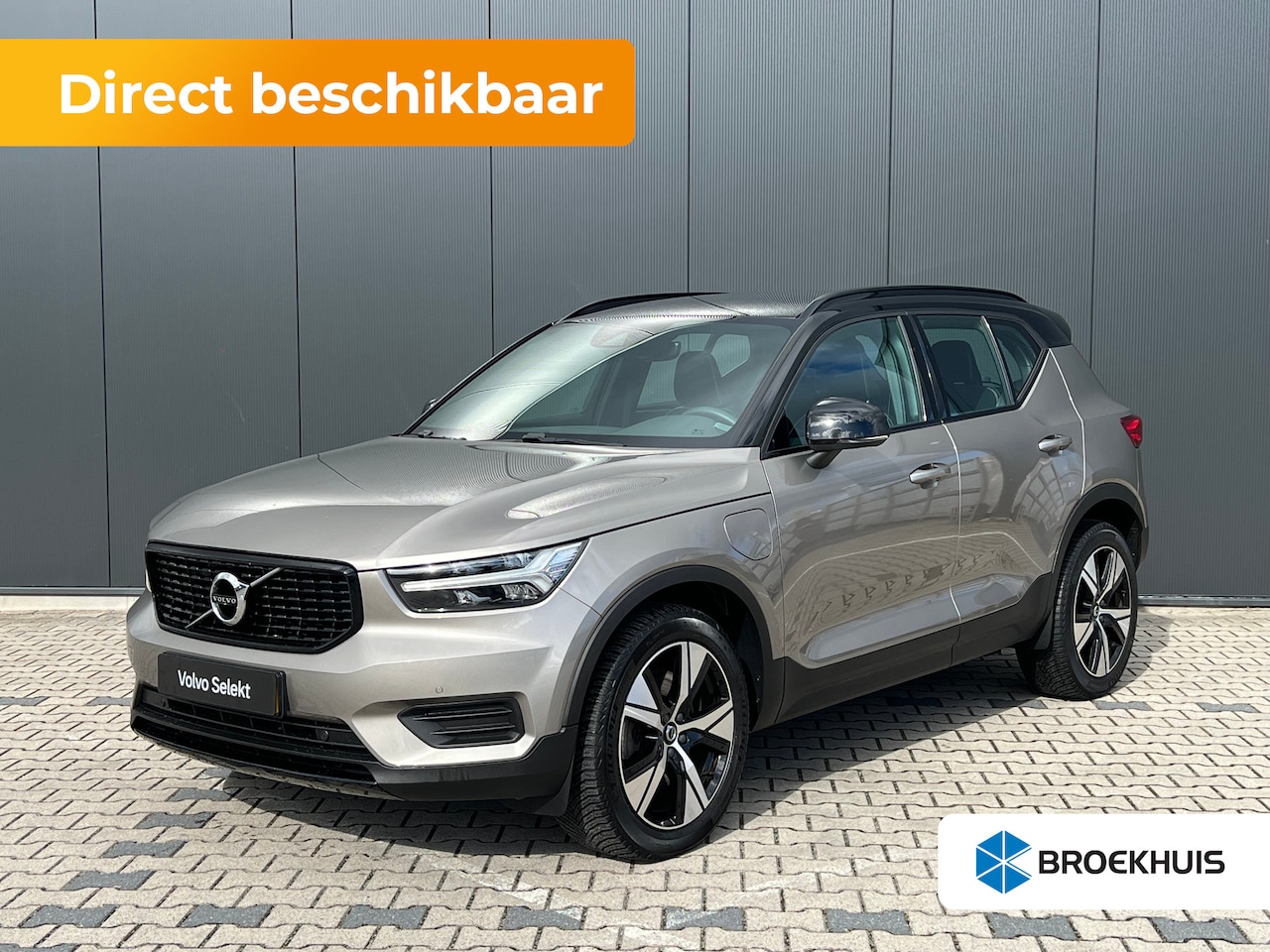 Volvo XC40 - T4 Recharge R-Design | Camera | Parkeersensoren voor en achter | Stoel en stuurwielverwarm - AutoWereld.nl