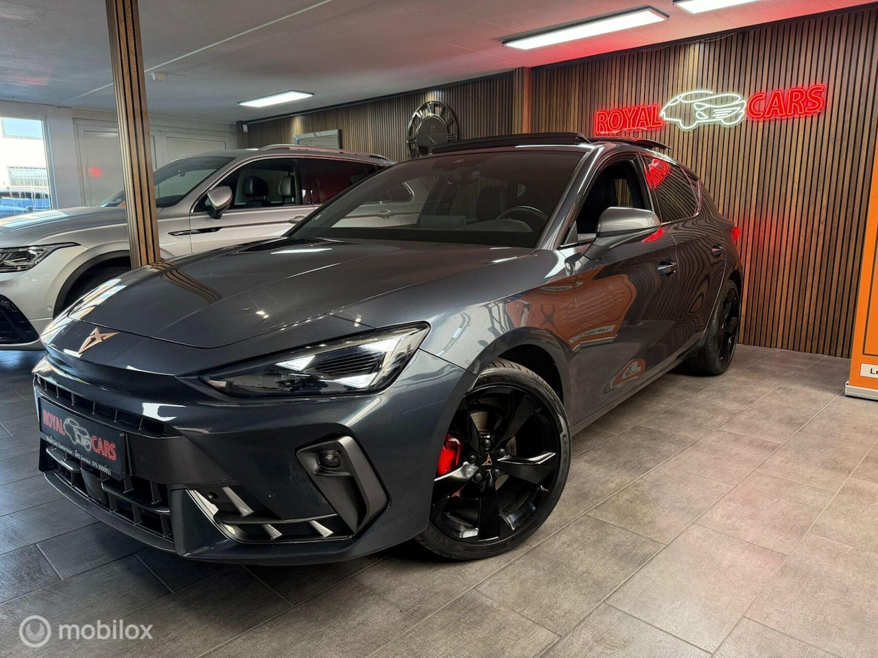 CUPRA Leon - 1.5 e-TSI/ Pano / Sfeer / Camera / Key / Garantie - AutoWereld.nl