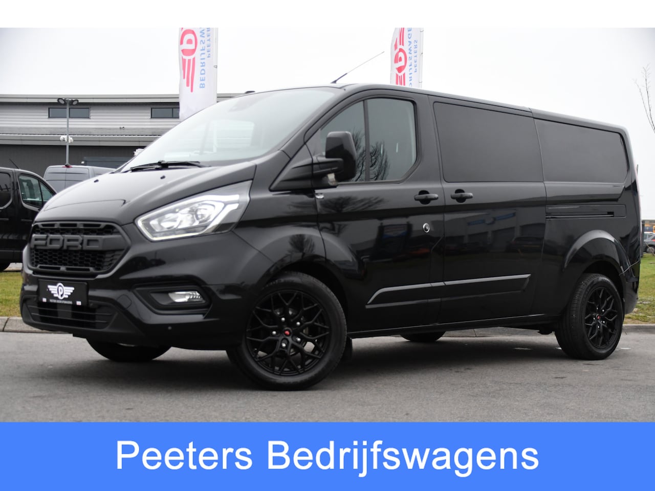 Ford Transit Custom - 320 2.0 TDCI L2H1 Limited DC Black Edition Cruise, Carplay, Automaat, 130pk, Sensoren, 2 x - AutoWereld.nl