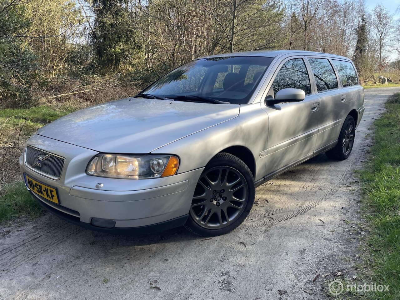 Volvo V70 - Automaat,Leer, Rijdt zeer goed! 2.4 Summum - AutoWereld.nl