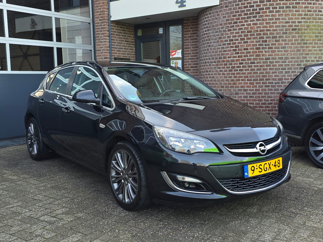Opel Astra - 1.4 Turbo Cosmo Nap |PDC |Navi |Cruise - AutoWereld.nl